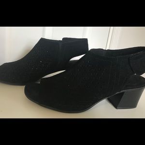 Sonoma woman’s black open toe booties